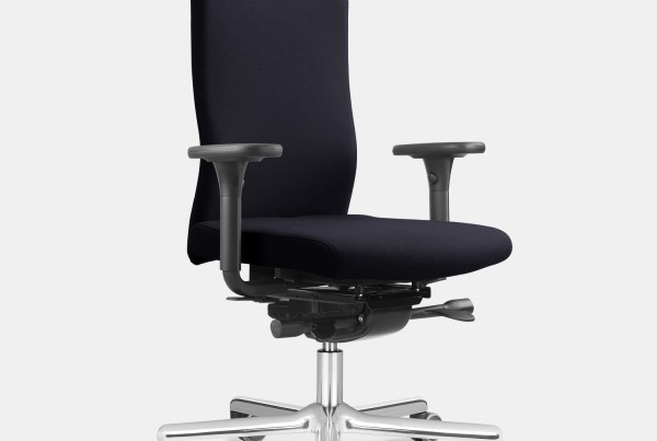 Orthopädischer Bürostuhl für Ergonomie am Arbeitsplatz